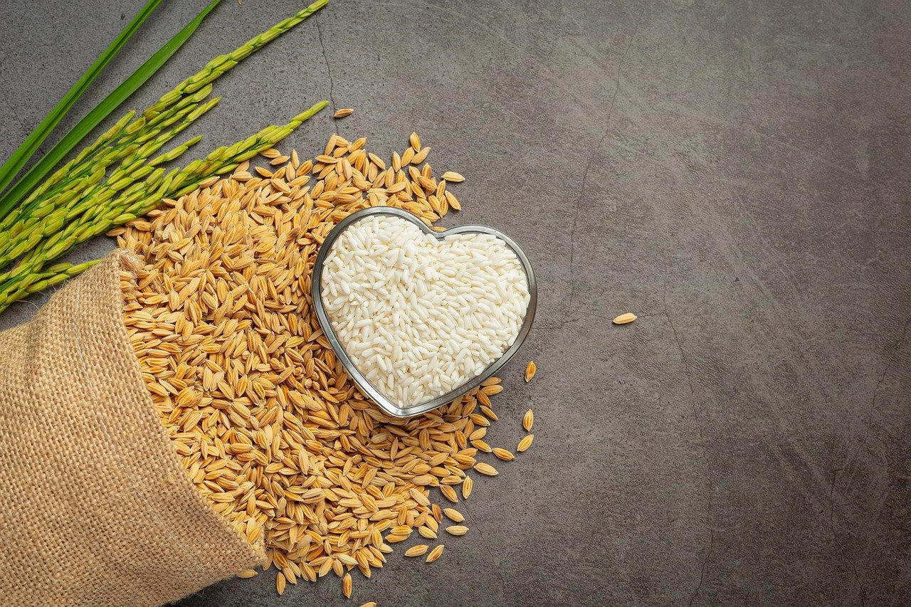 Whole grains and rice as key carbohydrate sources for athletes over 40.